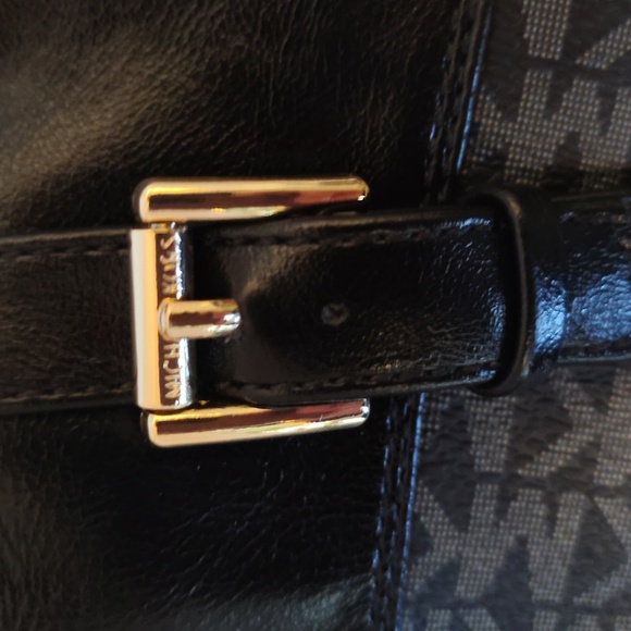 Michael Kors Black Knee-High Boots. Size 5 M - Picture 4 of 9